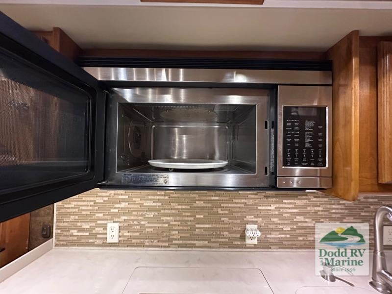 Pre-Owned 2015 Tiffin Motorhomes 40 AH - photo - 11