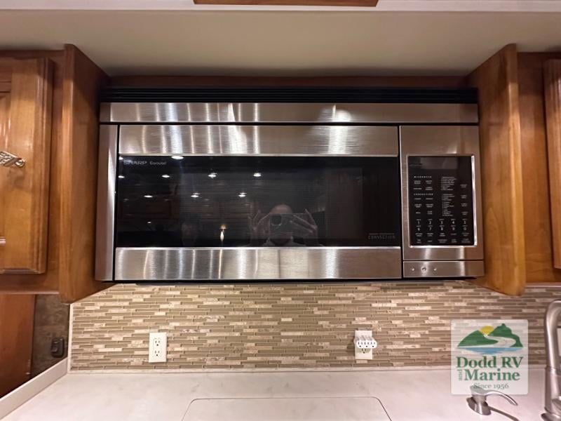 Pre-Owned 2015 Tiffin Motorhomes 40 AH - photo - 10