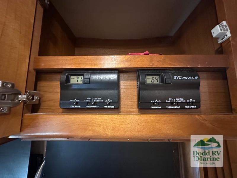 Pre-Owned 2015 Tiffin Motorhomes 40 AH - photo - 58