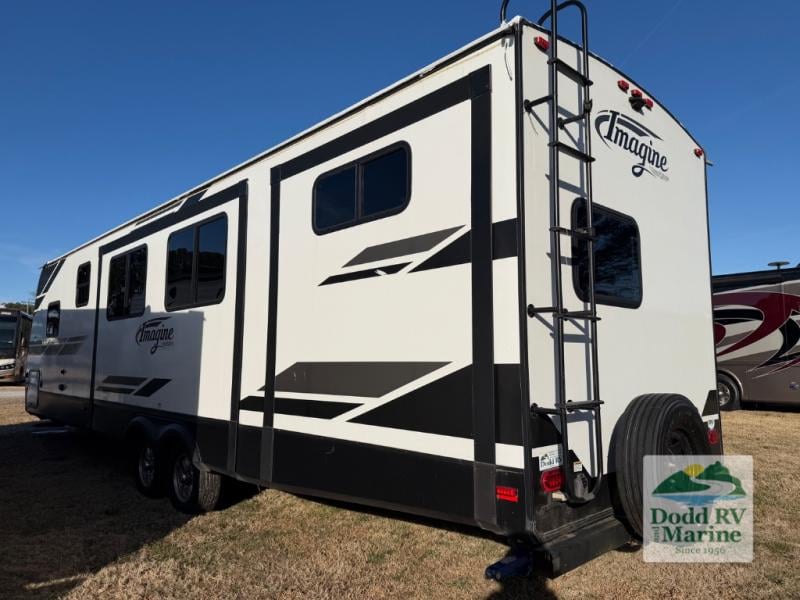 Pre-Owned 2019 Grand Design 3170BH - photo - 2