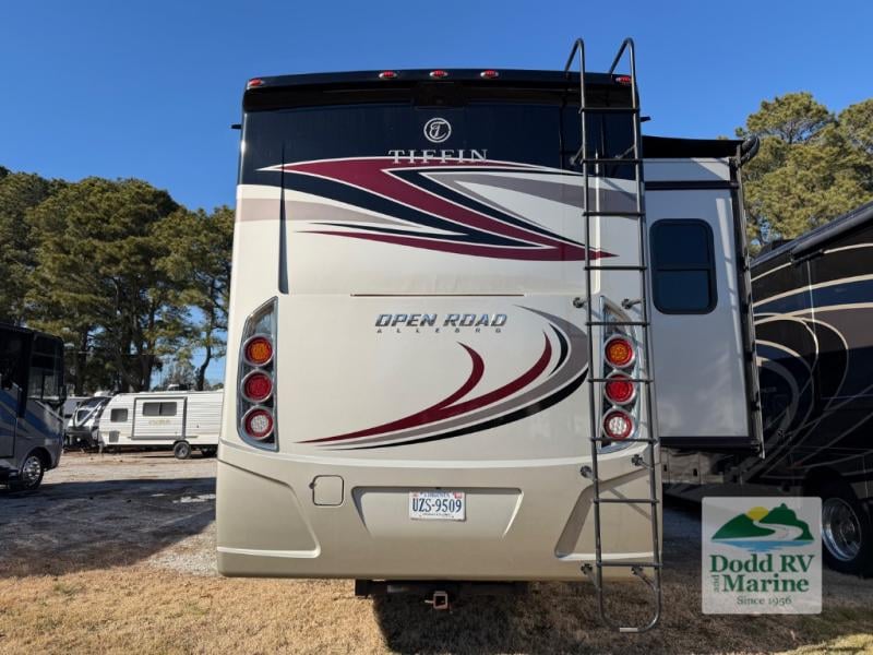Pre-Owned 2018 Tiffin Motorhomes 32 SA - photo - 4