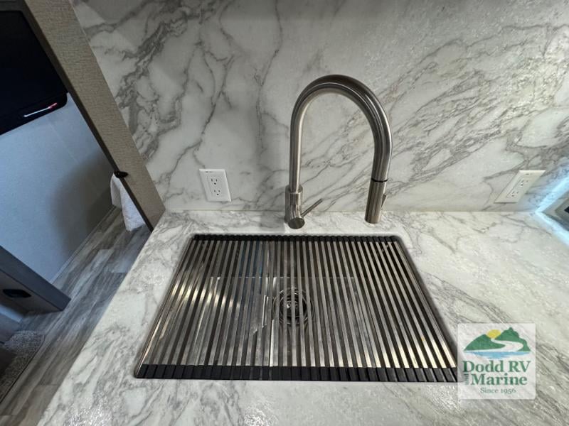 Pre-Owned 2023 Grand Design 2800BH - photo - 21