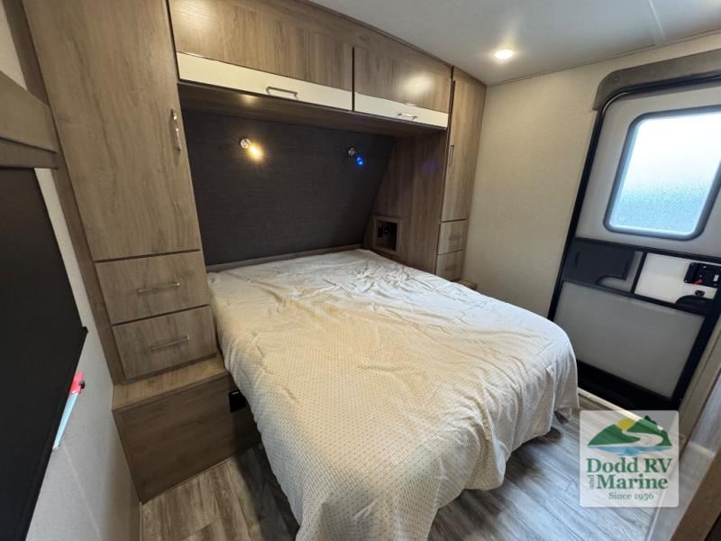 Pre-Owned 2023 Grand Design 2800BH - photo - 23