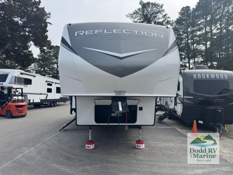 Pre-Owned 2023 Grand Design 303RLS - photo - 1