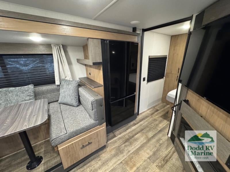 Pre-Owned 2024 Forest River RV 23LM - photo - 12