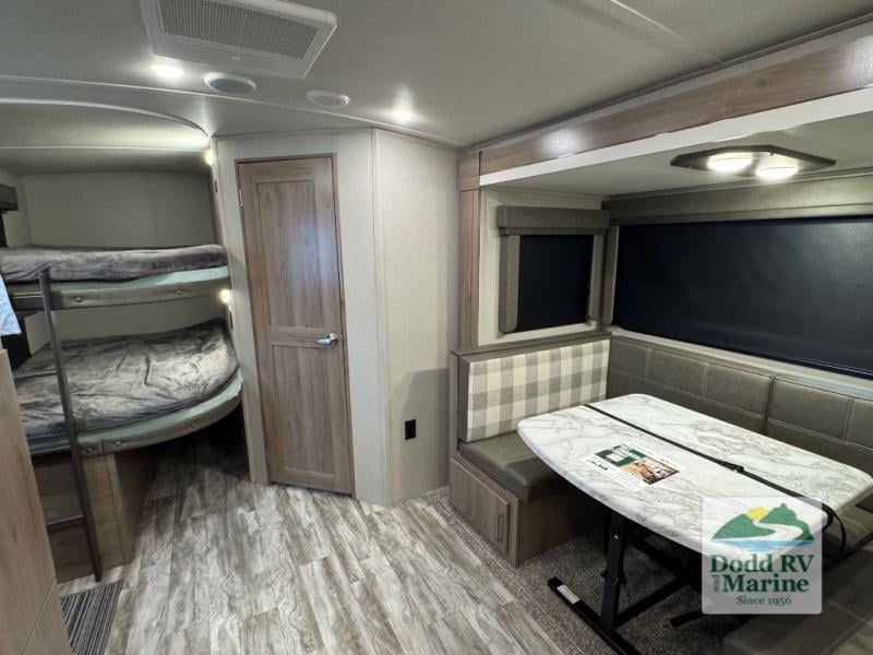 Pre-Owned 2022 Grand Design 2400BH - photo - 11