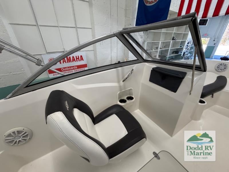 Pre-Owned 2016 Stingray 191DC - photo - 26