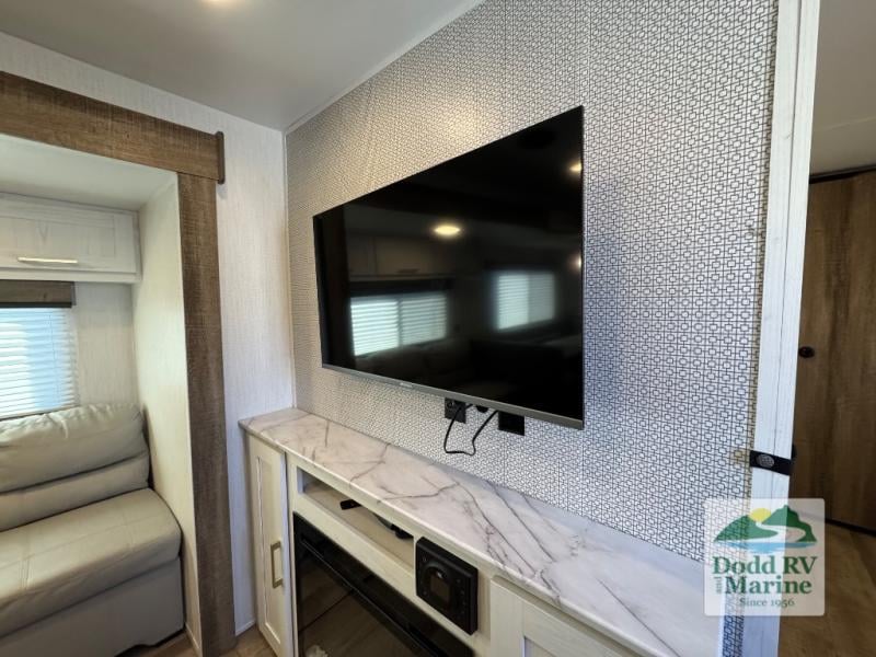 Pre-Owned 2024 Heartland 34BSBH - photo - 39