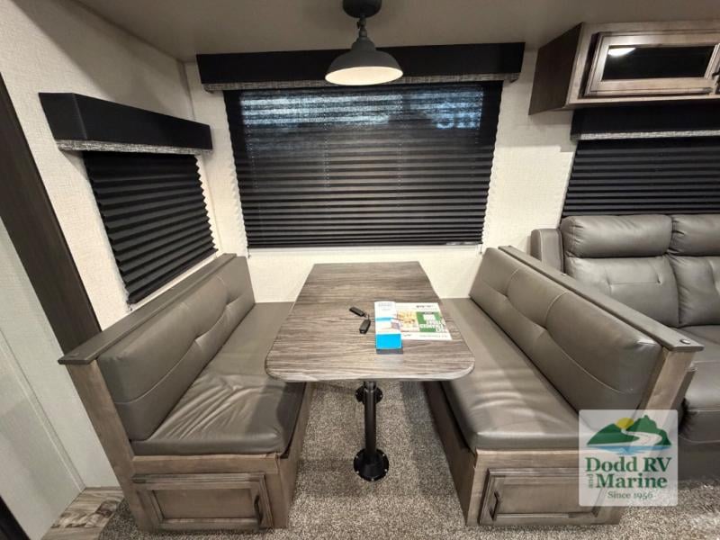 Pre-Owned 2022 Venture RV ST333VIK - photo - 26