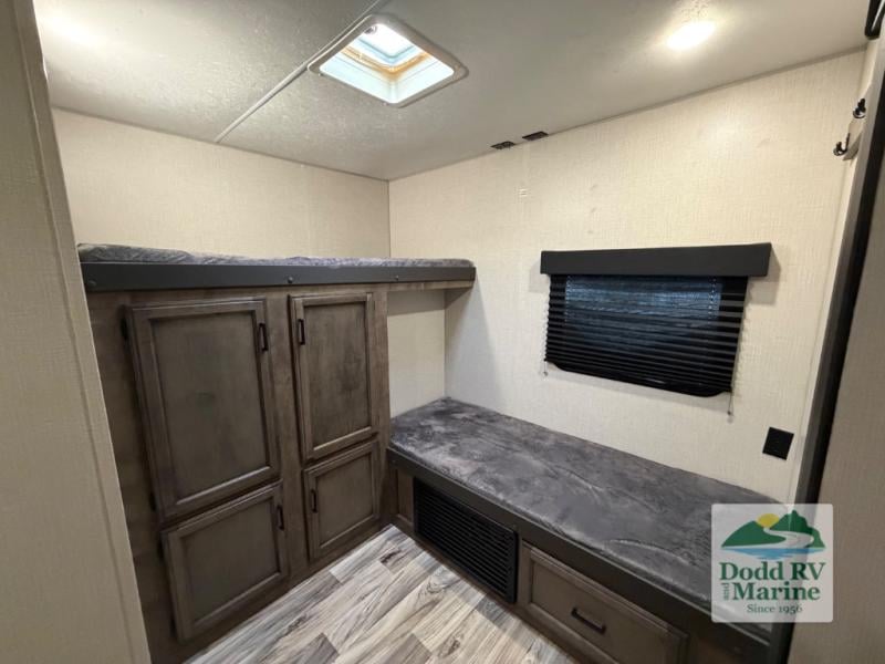Pre-Owned 2022 Venture RV ST333VIK - photo - 40