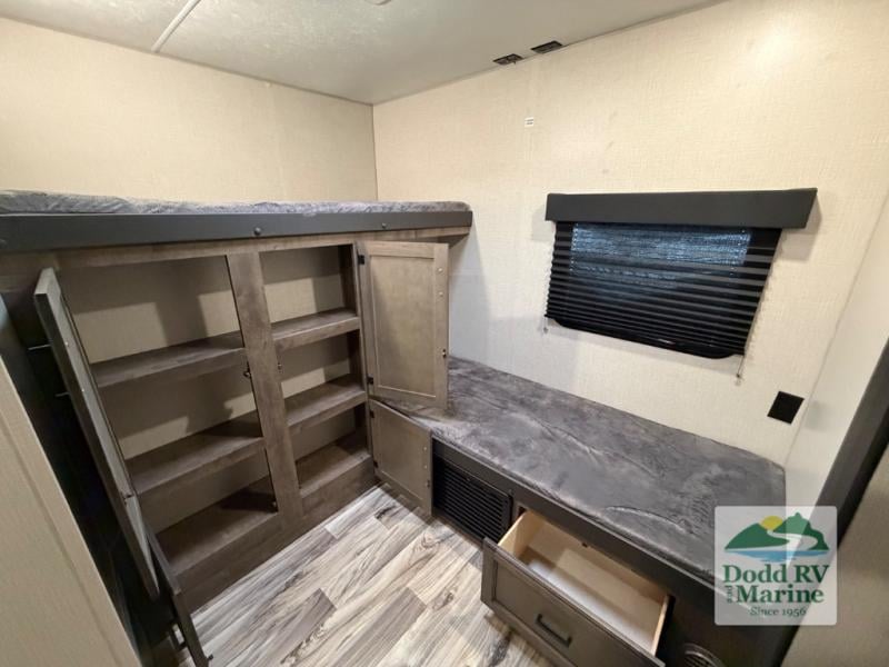 Pre-Owned 2022 Venture RV ST333VIK - photo - 42