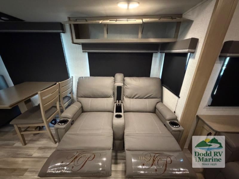 Pre-Owned 2023 Grand Design 303RLS - photo - 27