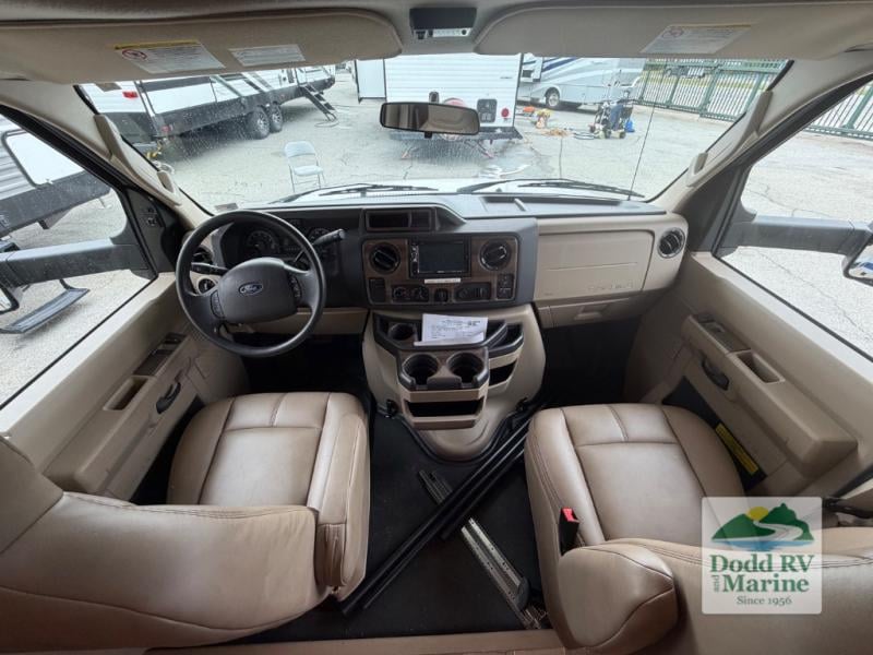 Pre-Owned 2020 Thor Motor Coach 24F - photo - 38