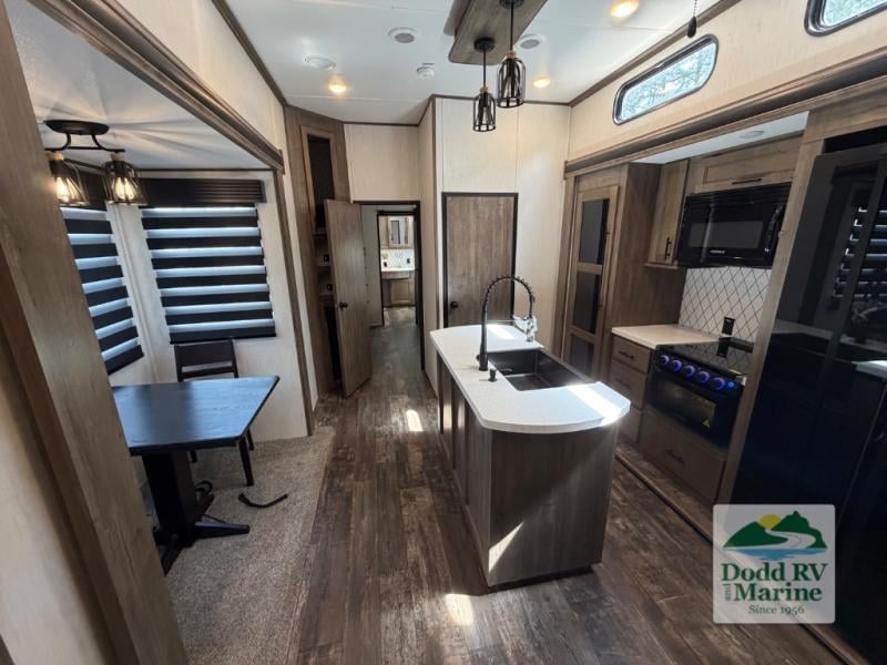 Pre-Owned 2022 Forest River RV 37FLH - photo - 12