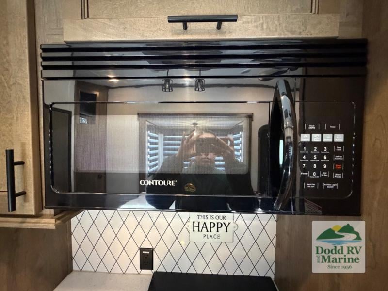 Pre-Owned 2022 Forest River RV 37FLH - photo - 17