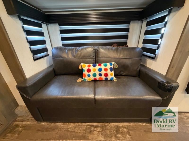 Pre-Owned 2022 Forest River RV 37FLH - photo - 43