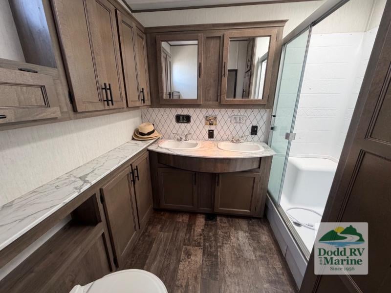 Pre-Owned 2022 Forest River RV 37FLH - photo - 53