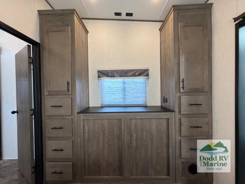 Pre-Owned 2022 Forest River RV 37FLH - photo - 51