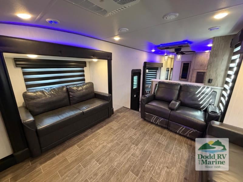 Pre-Owned 2022 Forest River RV 3990 - photo - 32