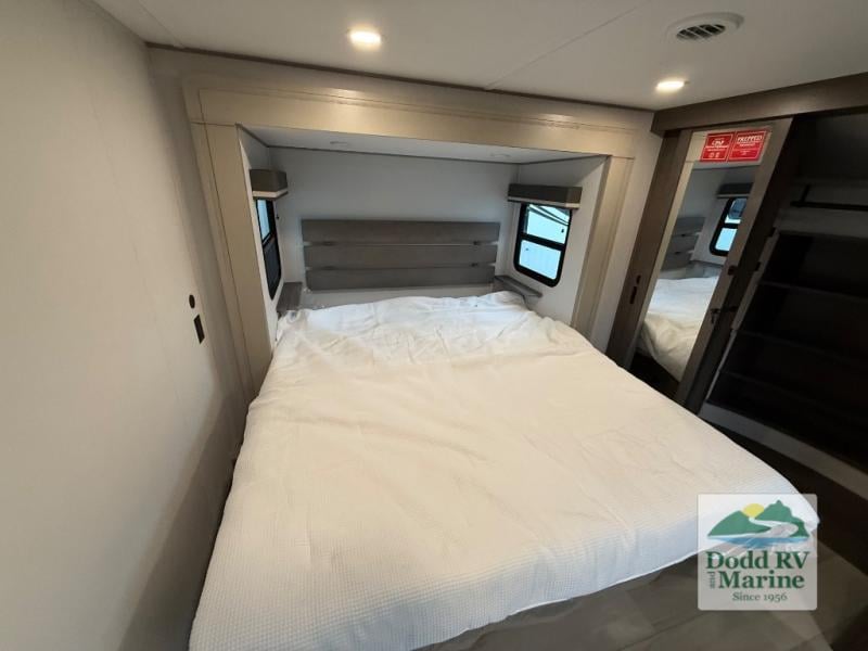New 2026 Grand Design 3704BH - photo - 33