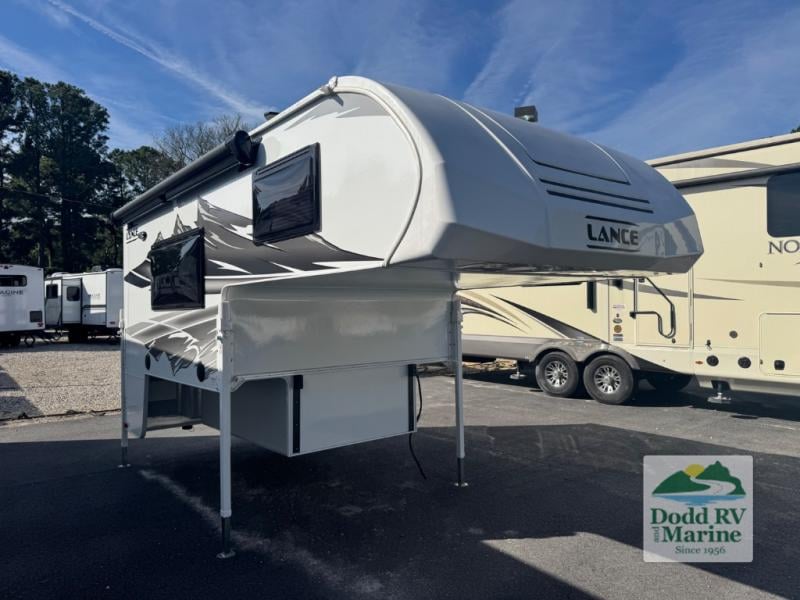 Pre-Owned 2025 Lance 825 - photo - 0