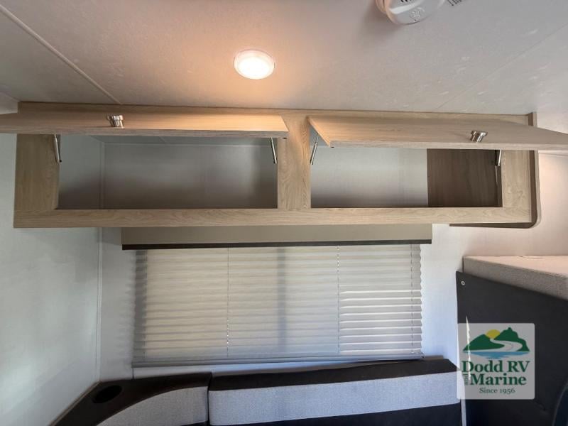 New 2026 Coachmen RV 210RSS Chevy 3500 - photo - 17