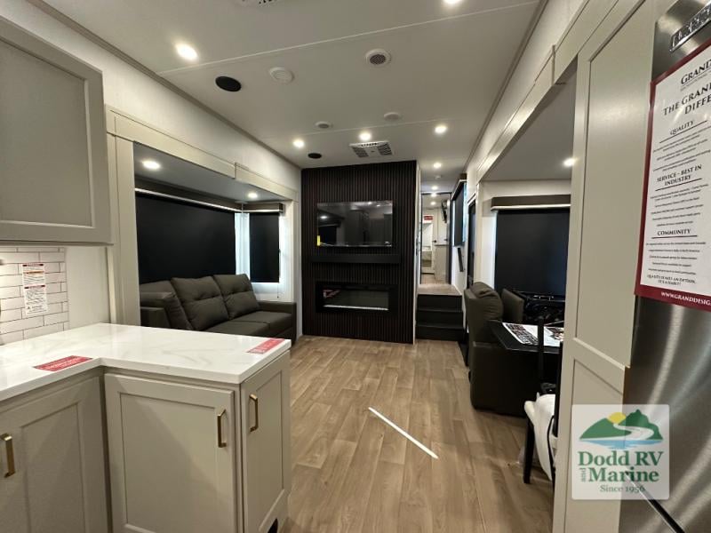 New 2026 Grand Design 3203GK - photo - 5