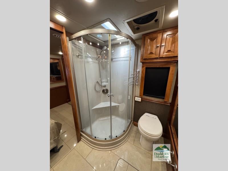 Pre-Owned 2016 Tiffin Motorhomes 40 QBH - photo - 28