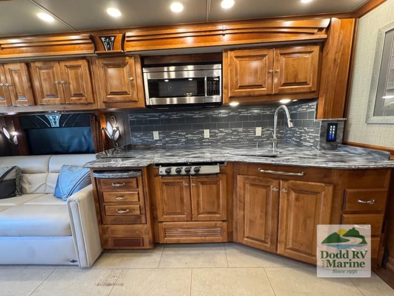 Pre-Owned 2016 Tiffin Motorhomes 40 QBH - photo - 18